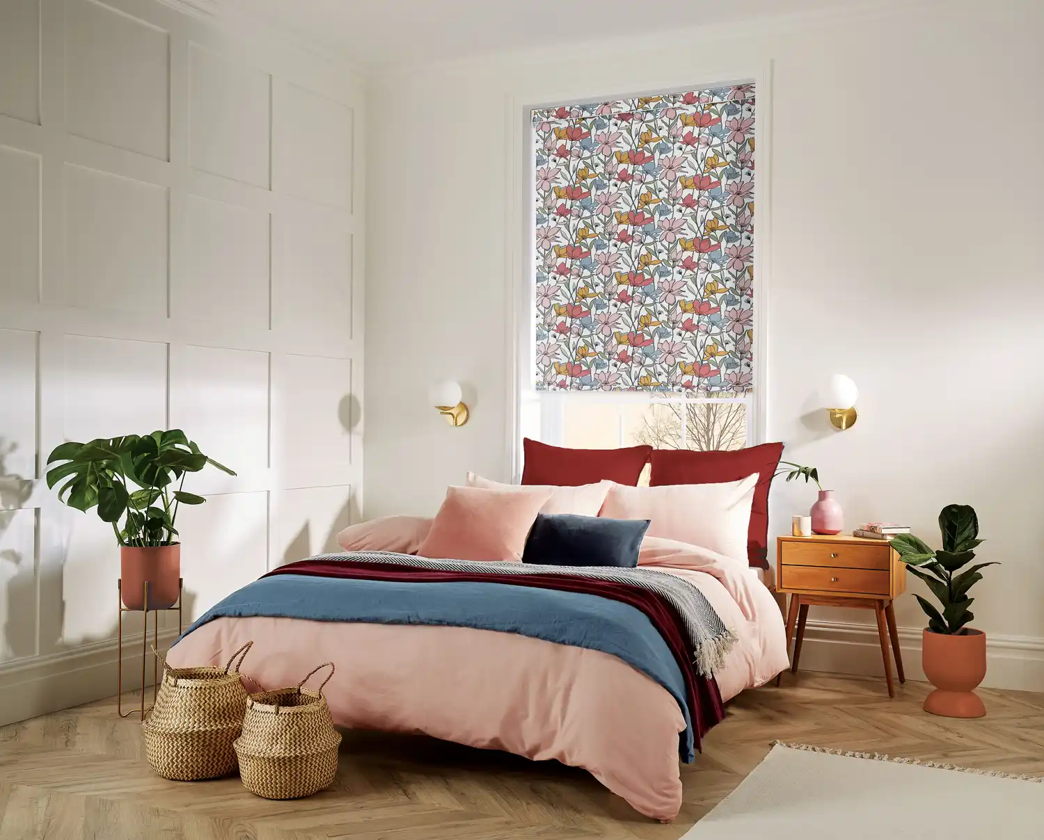 LL 2022 Roller Azalea Retro Bed Main Warm