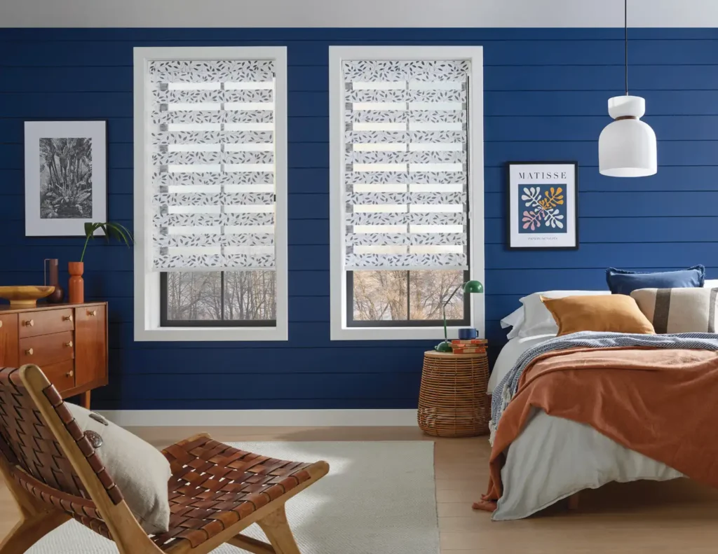 LL 2023 Vision Classica Navy Bed Open Main Land Snow