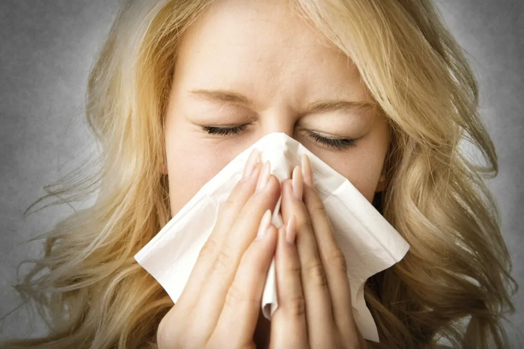 Sneezing Lady2 scaled